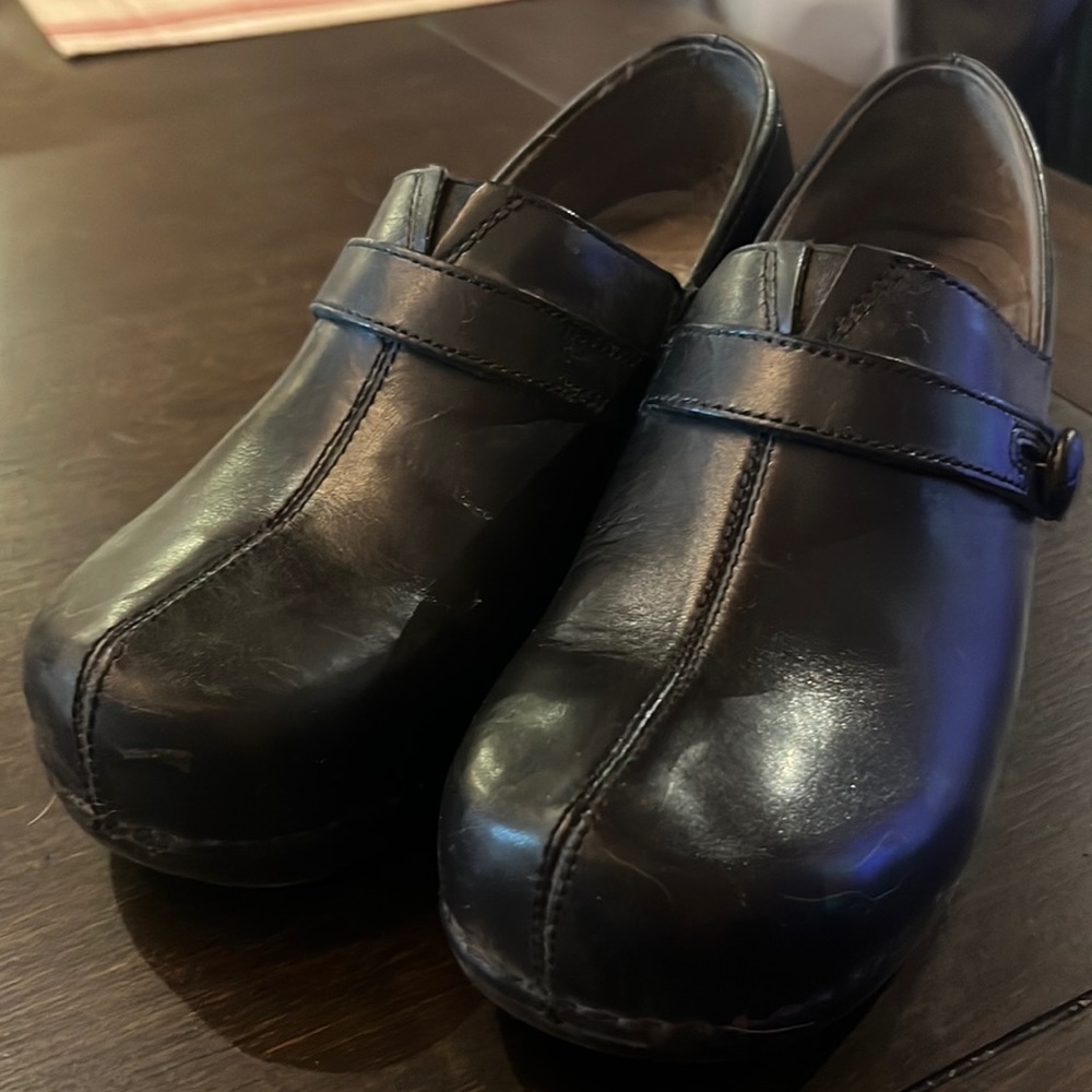 Heel clogs